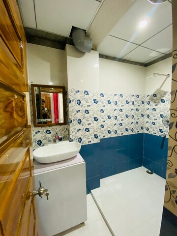 Attached Bathroom in 4 BHK Apartment at SAS Tower, Sector 38 – for Rent