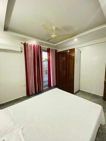Bedroom in 4 BHK Apartment at SAS Tower, Sector 38 – for Rent