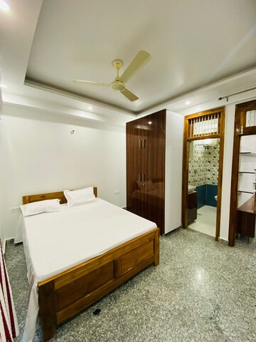 Bedroom in 4 BHK Apartment at SAS Tower, Sector 38 – for Rent