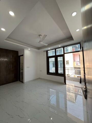 Room in 2 BHK Builder Floor at Saket – for Rent