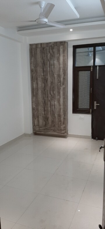 Room in 3 BHK Independent House at Sector 36 – for Rent