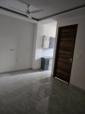 Furnished Amenities in 2 BHK Builder Floor at Sector 49 – for Sale