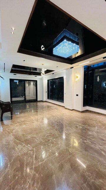 Parking in 4 BHK Builder Floor at Infinite Luxury, South City 2 – for Sale