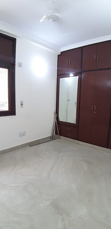 Room in 3 BHK Builder Floor at Malviya Nagar – for Rent