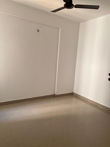 Room in 3 BHK Apartment at ROF Amaltas, Sector 92 – for Rent