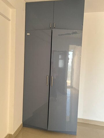 Room in 3 BHK Apartment at ROF Amaltas, Sector 92 – for Rent