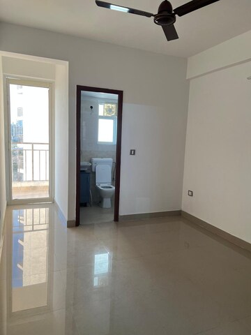 Room in 3 BHK Apartment at ROF Amaltas, Sector 92 – for Rent