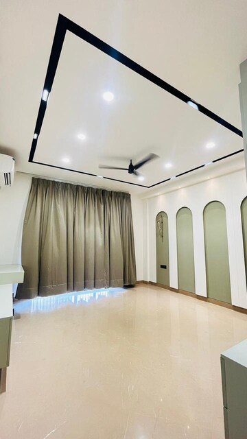 Furnished Amenities in 3 BHK Builder Floor at SS Southend Floors, South City 2 – for Sale