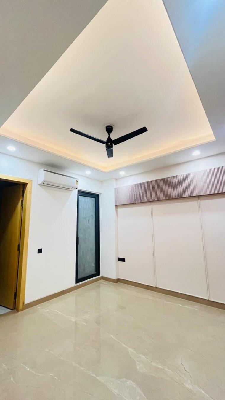 Room, ss-southend-floors 3 Bedroom 192 Sq.Yd. Builder Floor In South City 2 Gurgaon 8410089