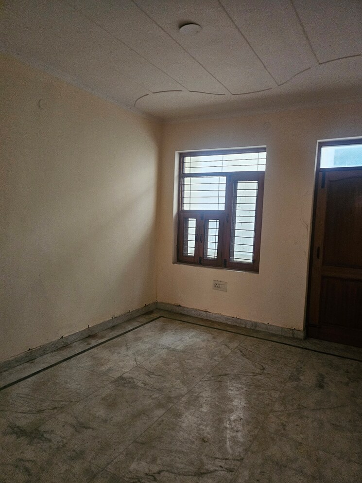 Room, sector 49 3 Bedroom 1290 Sq.Ft. Builder Floor In Sector 49 Faridabad 8410103