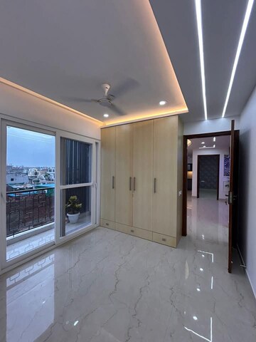 Room in 3 BHK Builder Floor at Saket – for Rent