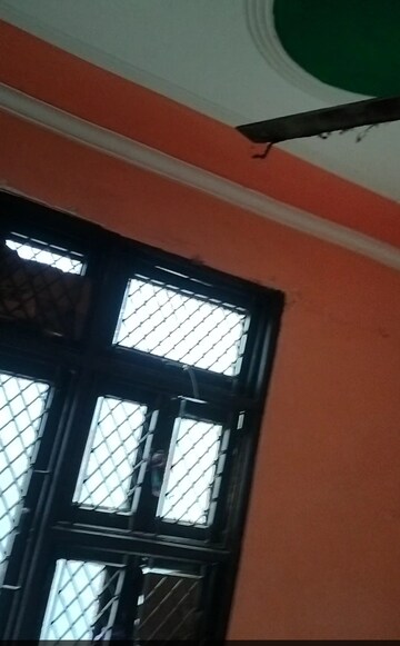 Room in 2 BHK Builder Floor at New Ashok Nagar – for Rent