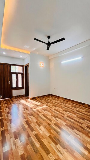 Bedroom in 4 BHK Builder Floor at Sector 48 – for Sale