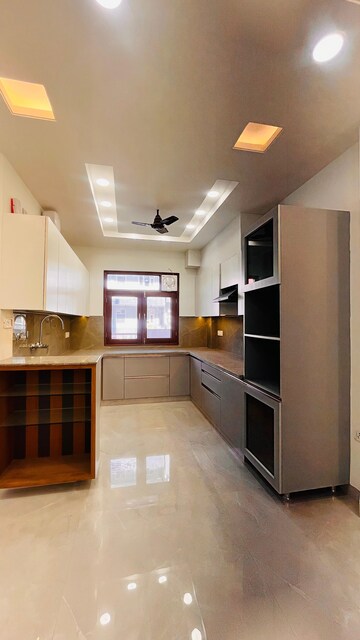 Kitchen in 4 BHK Builder Floor at Sector 48 – for Sale