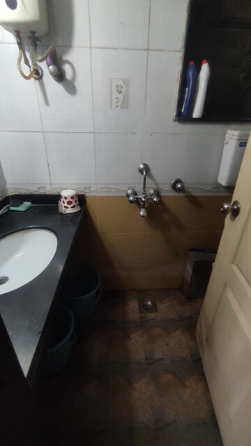 Team Area in 2 BHK Apartment at Haware Splendor, Kharghar – for Rent