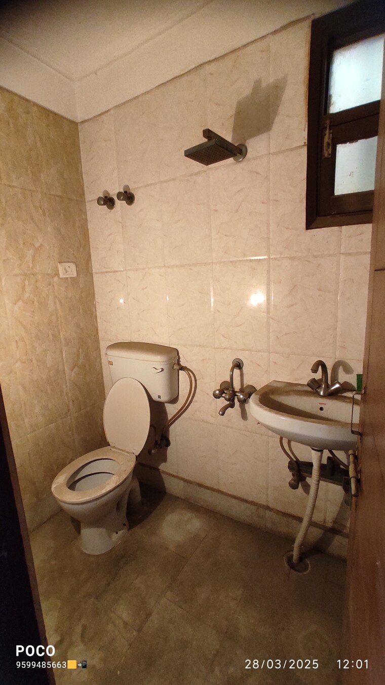 Bathroom, mehrauli 1 RK 350 Sq.Ft. Builder Floor In Mehrauli Delhi 8410171