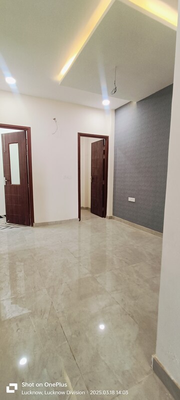 Room in 3 BHK Villa at Gomti Nagar – for Sale