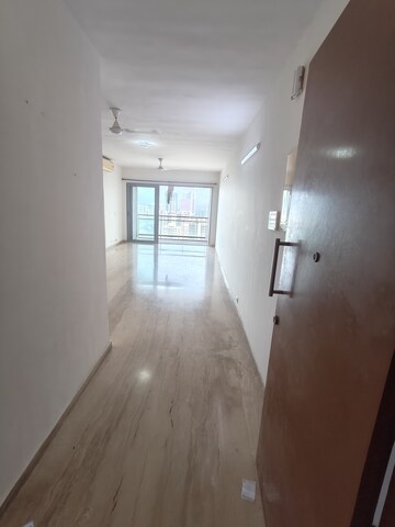 Building Lobby in 3.5 BHK Apartment at Imperial Heights Phase 2, Goregaon West – for Sale