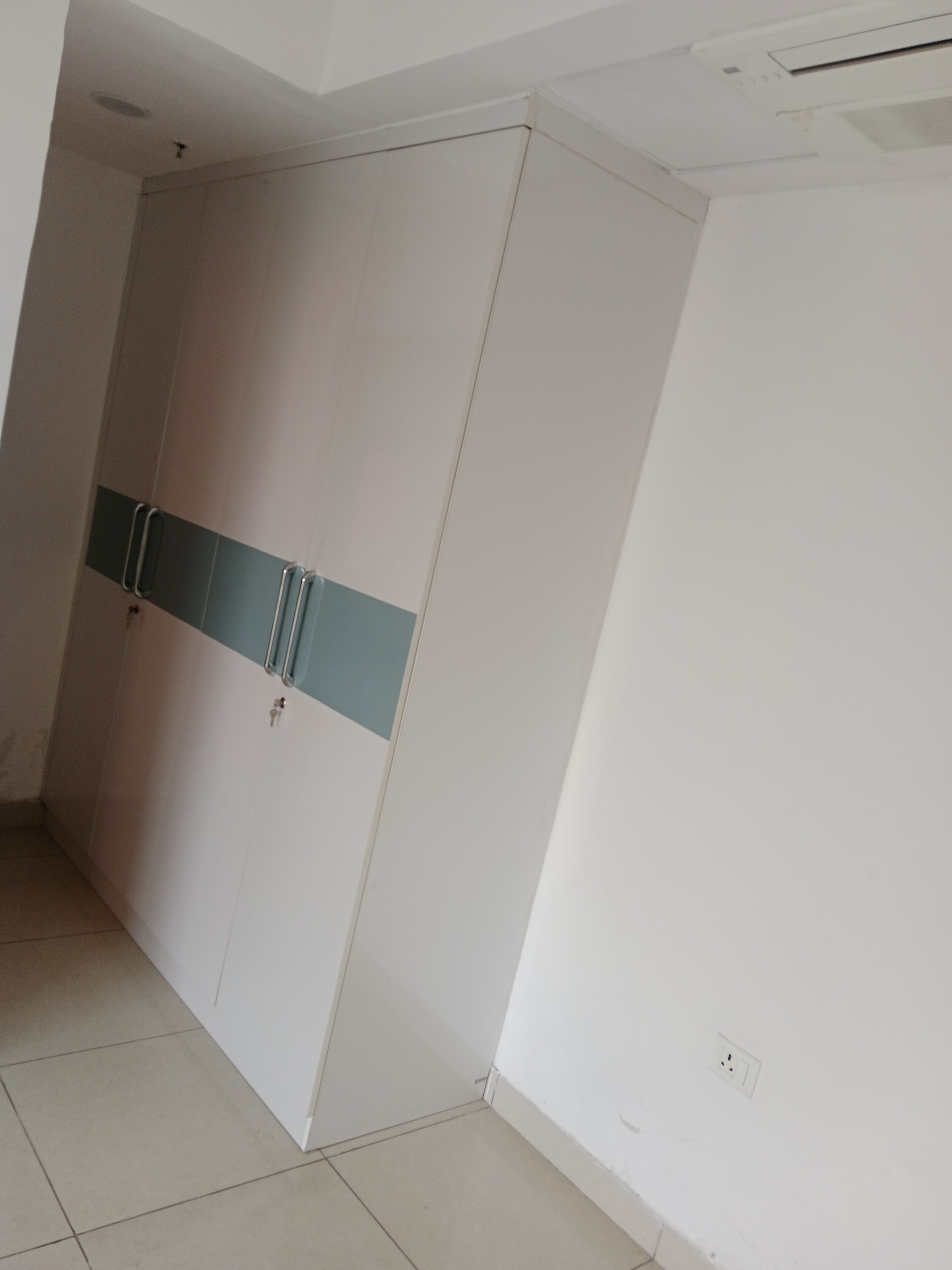 4 BHK + Servant Room 2741 Sq.Ft. Builder Floor in SS Linden