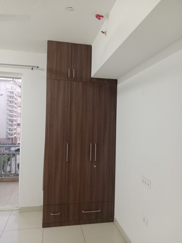 Room, ss-linden 4 Bedroom 2741 Sq.Ft. Builder Floor In Sector 84 Gurgaon 8410249