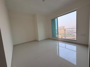 Room in 3.5 BHK Apartment at Raj Tattva, Kapur Bawdi – for Sale