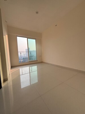 Room in 3.5 BHK Apartment at Raj Tattva, Kapur Bawdi – for Sale