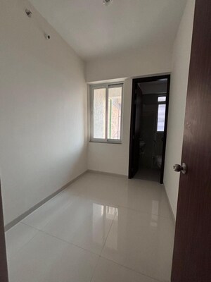 Room in 3.5 BHK Apartment at Raj Tattva, Kapur Bawdi – for Sale