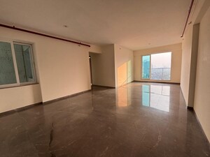 Room in 3.5 BHK Apartment at Raj Tattva, Kapur Bawdi – for Sale