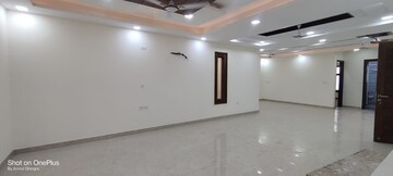 Room in 4 BHK Builder Floor at Sector 43 – for Rent
