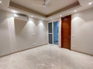 Room in 3 BHK Builder Floor at Saket – for Rent