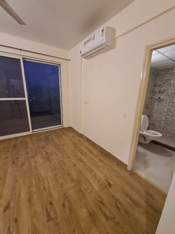 Room in 4 BHK Apartment at Bestech Park View Sanskruti, Sector 92 – for Rent