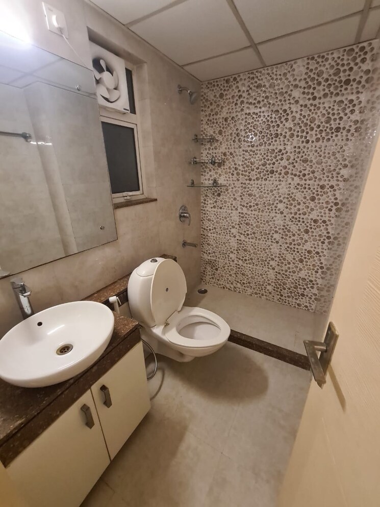 Bathroom, bestech-park-view-sanskruti 4 Bedroom 2325 Sq.Ft. Apartment In Sector 92 Gurgaon 8410396