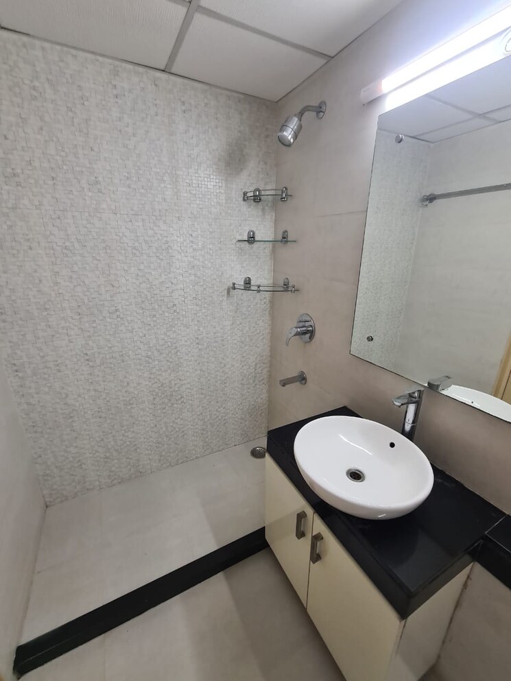 Bathroom, bestech-park-view-sanskruti 4 Bedroom 2325 Sq.Ft. Apartment In Sector 92 Gurgaon 8410396
