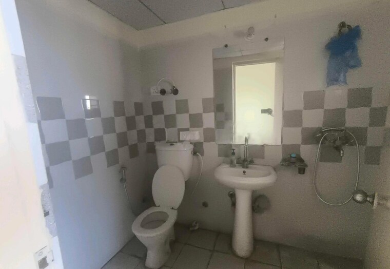 Bathroom, omicron i greater noida 2 Bedroom 880 Sq.Ft. Apartment In Omicron I Greater Noida Greater Noida 8410441