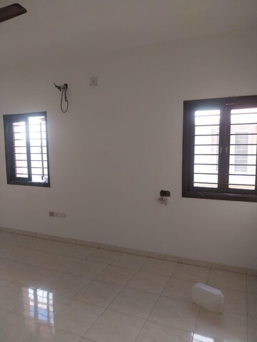 Room in 4 BHK Independent House at Science City – for Rent