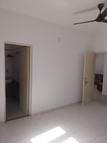 Room in 4 BHK Independent House at Science City – for Rent