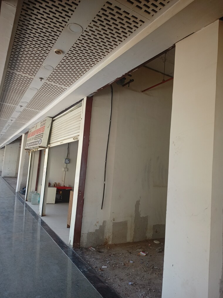 undefined, sector 82 Commercial Shop 400 Sq.Ft. In Sector 82 Noida 8410456