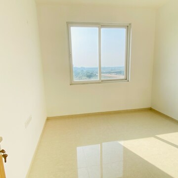 Room in 2 BHK Apartment at Omaxe Lake, Mullanpur – for Rent