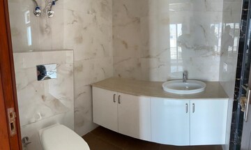 Bathroom in 2 BHK Apartment at Narkanda Apartment, Sector 31 – for Rent