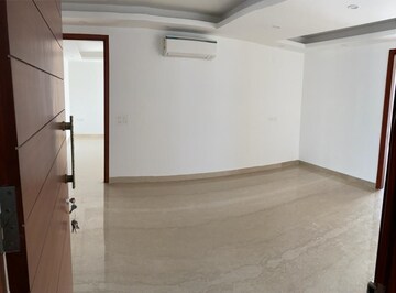Room in 2 BHK Apartment at Narkanda Apartment, Sector 31 – for Rent