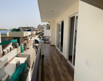 Balcony in 2 BHK Apartment at Narkanda Apartment, Sector 31 – for Rent