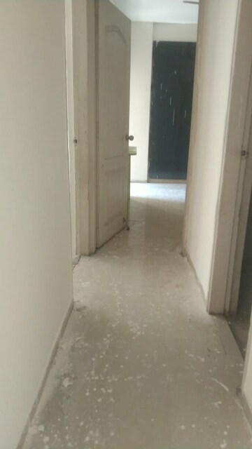 Room in 2 BHK Apartment at Ajnara Le Garden, Sector 16b Greater Noida – for Rent