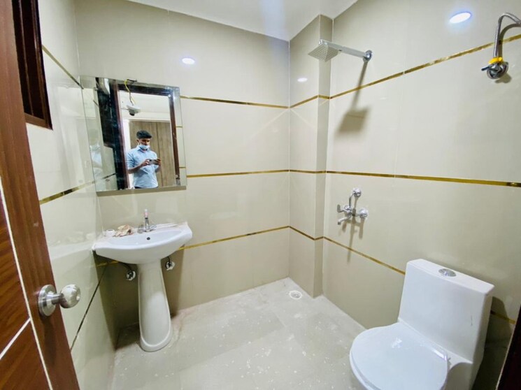 Bathroom, chattarpur 2 Bedroom 750 Sq.Ft. Apartment In Chattarpur Delhi 8246542