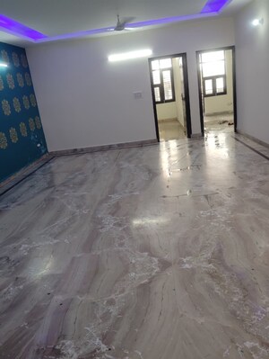 Room in 3 BHK Builder Floor at Sector 43 – for Sale