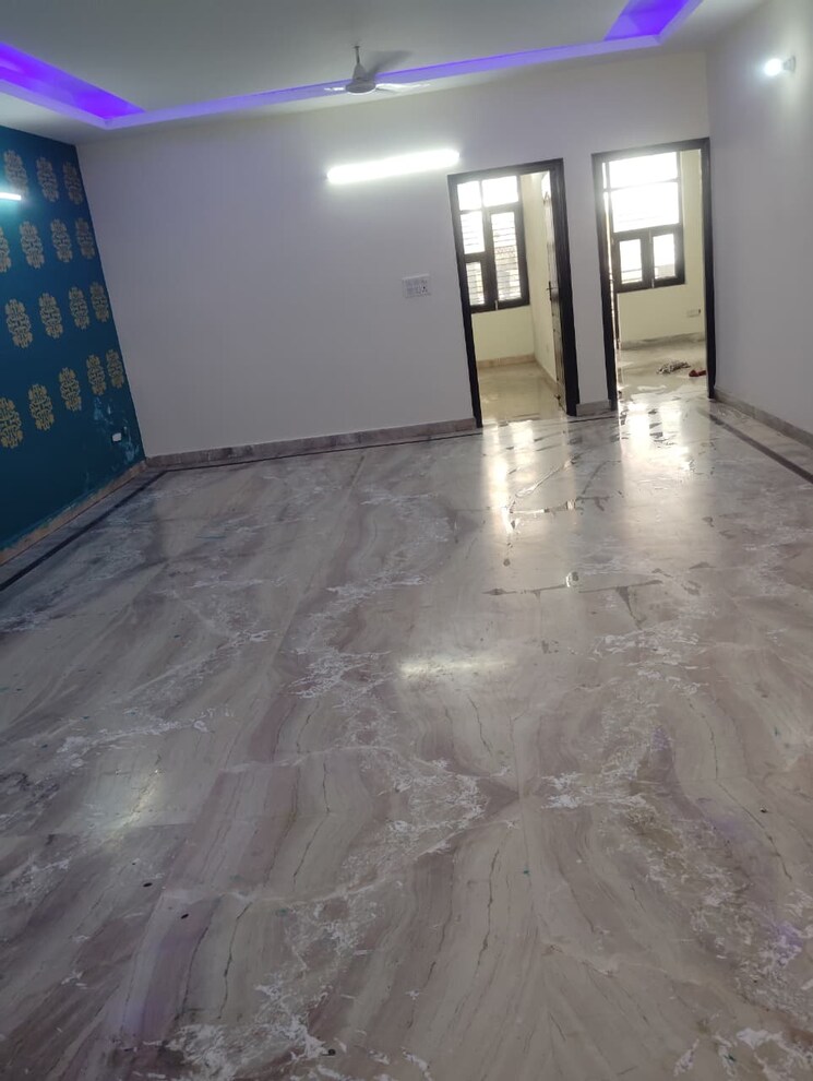 Room, sector 43 3 Bedroom 204 Sq.Yd. Builder Floor In Sector 43 Faridabad 8410627