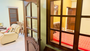 Kitchen in 2.5 BHK Builder Floor at Azad Apartments, Hauz Khas Market – for Rent