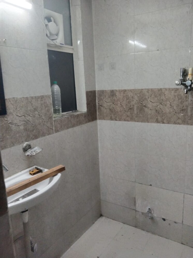 Bathroom, kbnows-apartment 3 Bedroom 1369 Sq.Ft. Apartment In Sector 16 Greater Noida Greater Noida 8410695