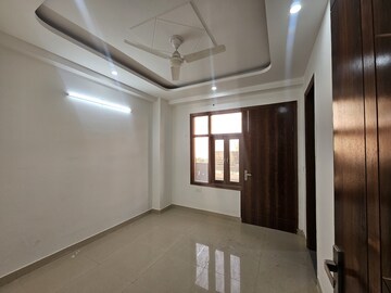 Room in 2 BHK Builder Floor at Chhajjupur – for Rent