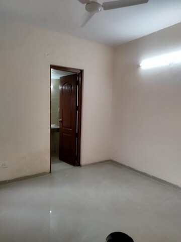 Room in 2 BHK Apartment at Logix Blossom County, Sector 137 – for Rent