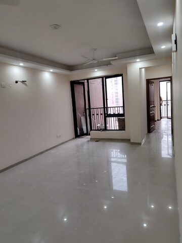 2 BHK Apartment For Rent in Logix Blossom County, Sector 137
